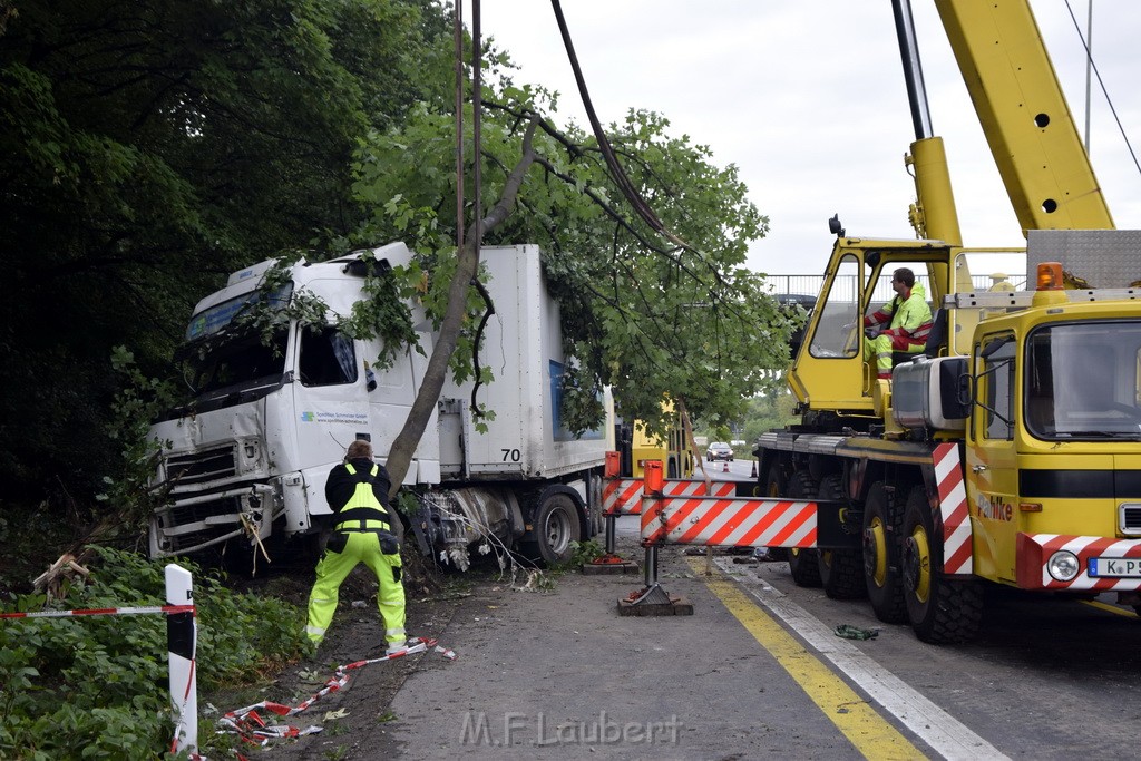 Schwerer VU A 3 Rich Oberhausen Hoehe AK Leverkusen P411.JPG - Miklos Laubert